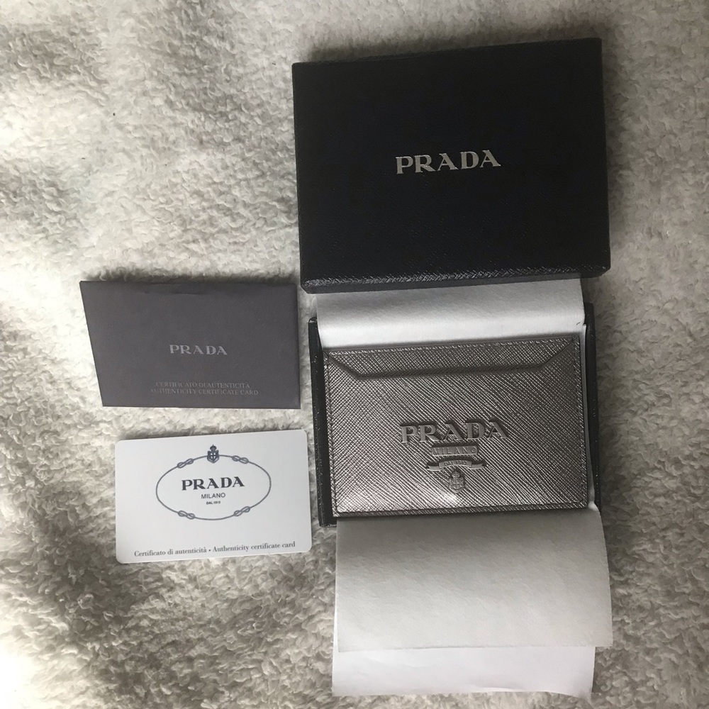 SOLD! NWT Prada Saffiano Metallic Card Holder